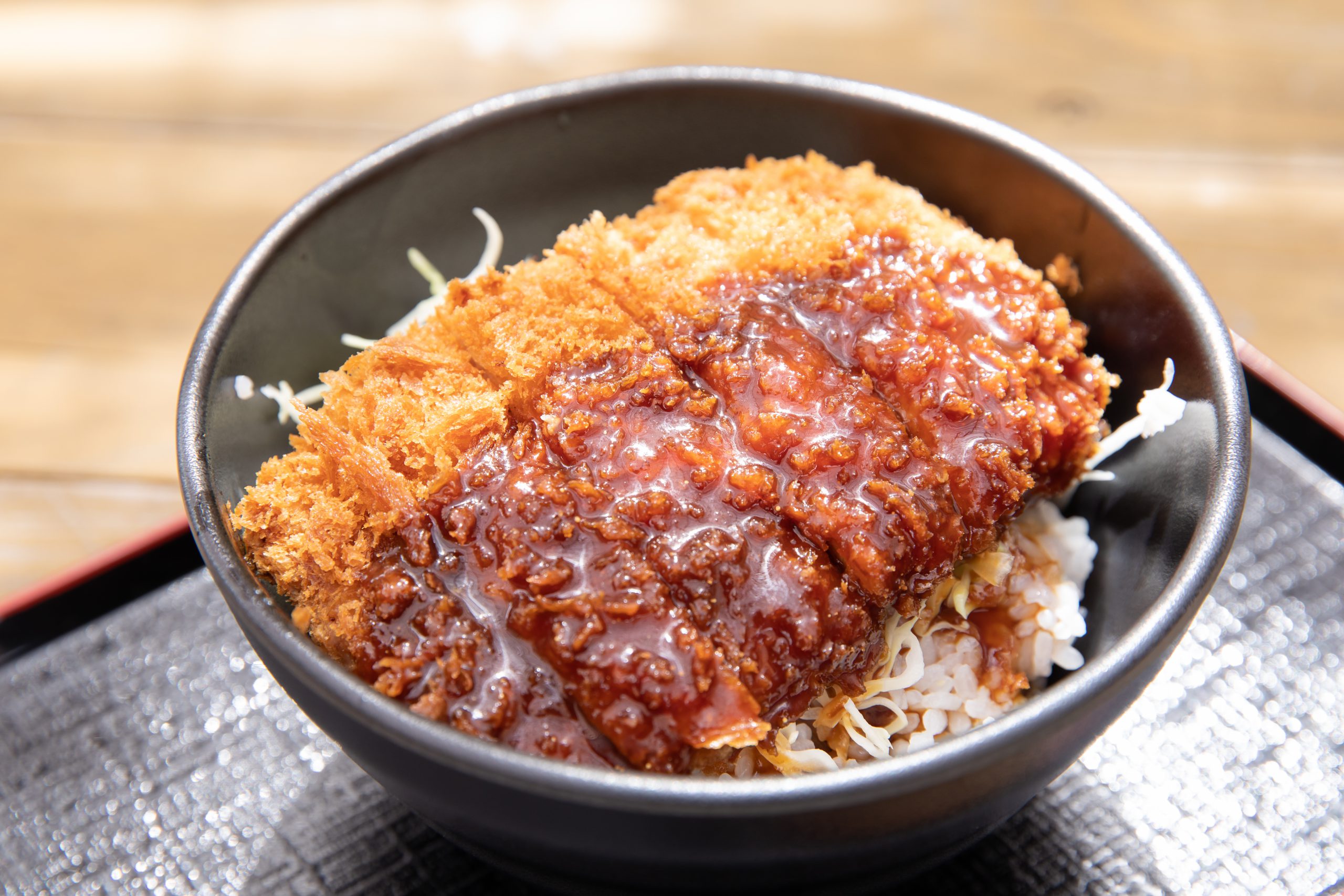 ボリュームたっぷりの味噌カツ丼