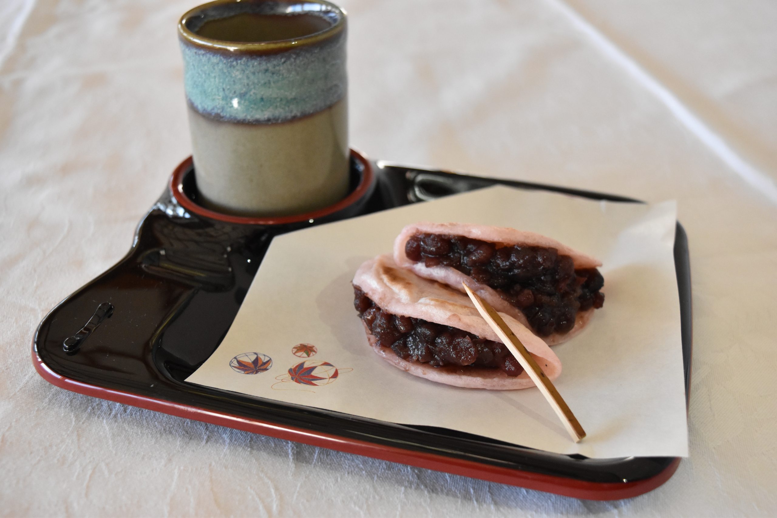 桜もちと梅昆布茶のセット / 600円