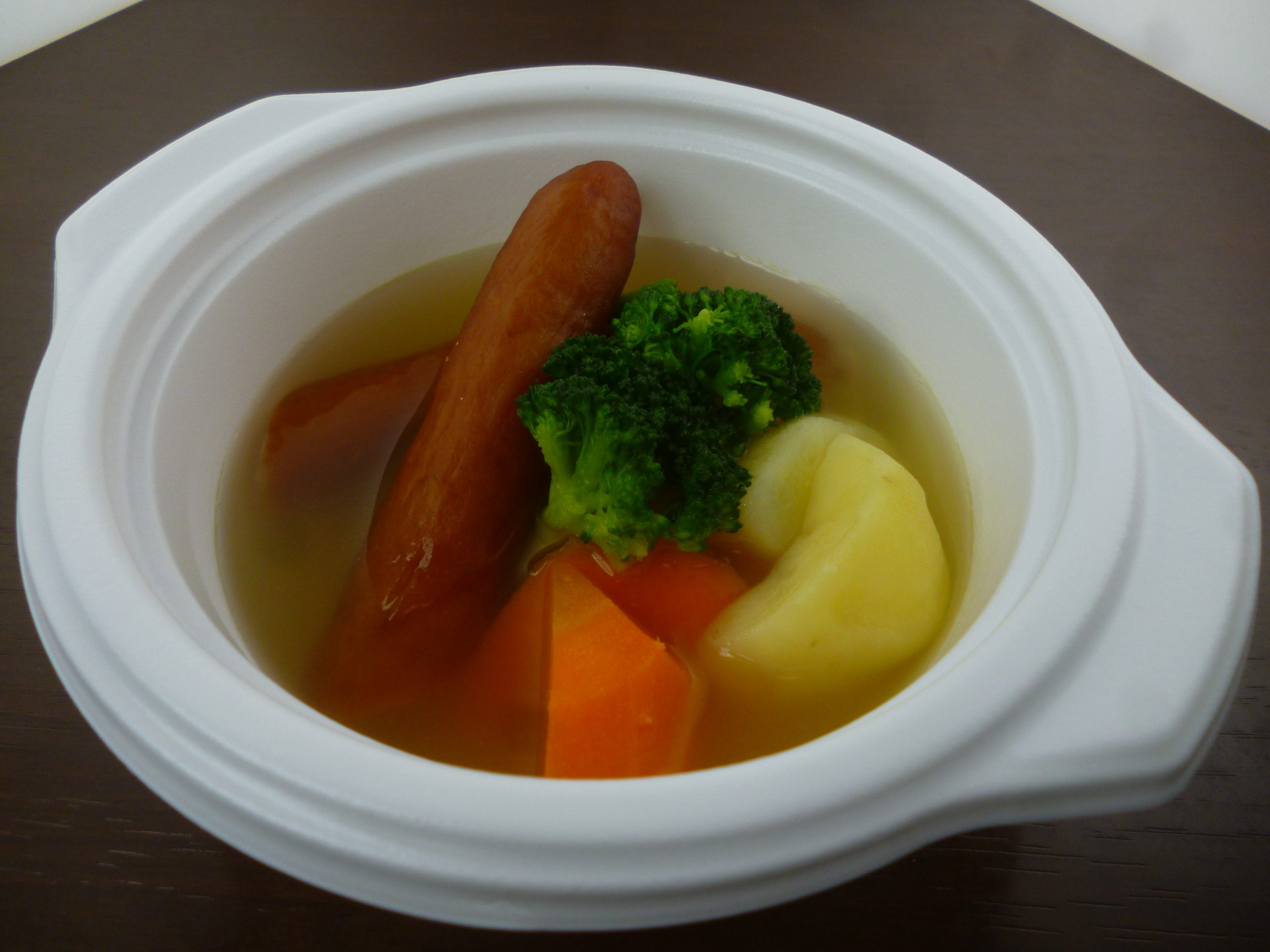 コンソメスープ～ポトフ風～/600円